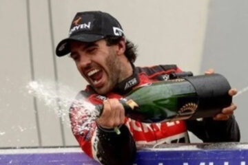 (Mención a piloto entrerriano) Urcera bancó el calor de San Juan y se consagró campeón del Turismo Carretera