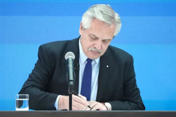 (Mención a diputada entrerriana) Aún sabiendo que no tiene posibilidades de lograrlo, Fernández avanza con el juicio político a la Corte