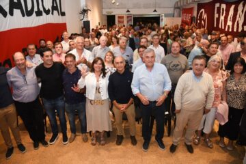 Sin entrerrianos la UCR pidió orden y unidad