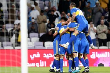(Futbolista entrerriano) El golazo de volea de Facundo Roncaglia para Boca Juniors en la Supercopa Internacional ante Racing