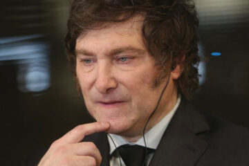 Una política de Entre Ríos pretende dejar sin partido a Javier Milei