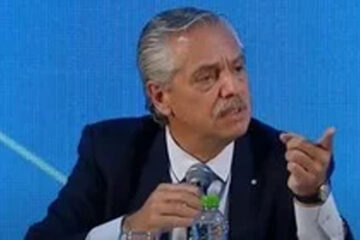 (Durante su visita a Entre Ríos) Ahora Alberto Fernández dice que la gente “se queja porque hay que esperar dos horas” para comer afuera