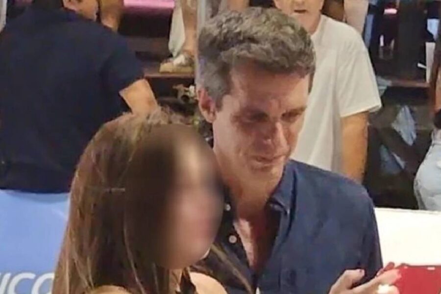La chica del video denunció al periodista que lo difundió