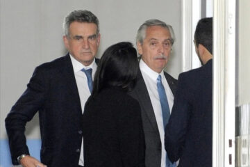 (Mención a Bordet) El kirchnerismo presionó para que el Frente de Todos denuncie la “proscripción” de Cristina Kirchner