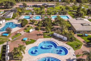 Escapada de finde largo: la pintoresca localidad entrerriana que invita a descansar en paradisiacas termas a pocos kilómetros de CABA