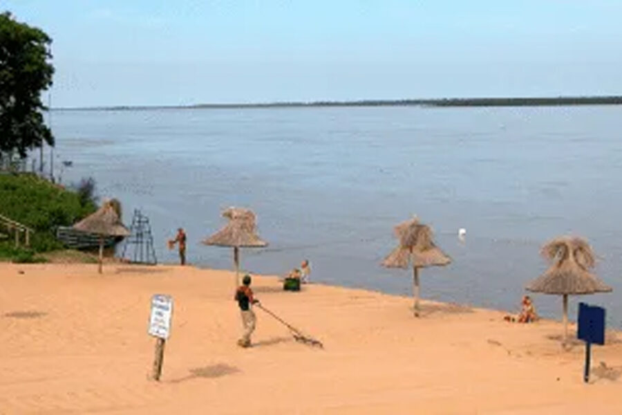 Escapada: la localidad entrerriana que ofrece desconectarse de la rutina en un magnífico parque termal y sus pintorescas playas