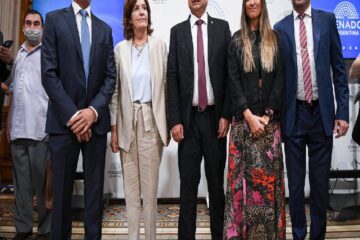 El gobernador de Entre Ríos habló de “grietas” y criticó al senador de su provincia que rompió el bloque K en el Senado