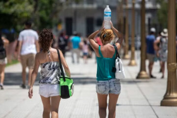 (Mención a Entre Ríos) Sigue la alerta roja por calor extremo en CABA y provincia de Buenos Aires: cuándo llegan las lluvias