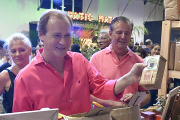 Bordet visitó la Fiesta Nacional del Mate junto al intendente de Paraná, Adán Bahl