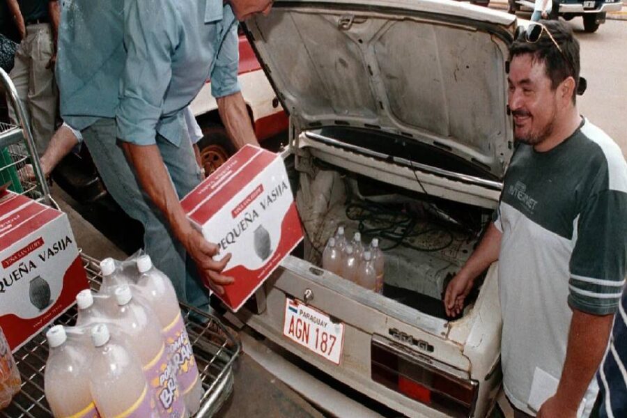 (Mención a Entre Ríos) Efecto dólar blue: paraguayos, uruguayos y brasileños arrasan en los súper de frontera