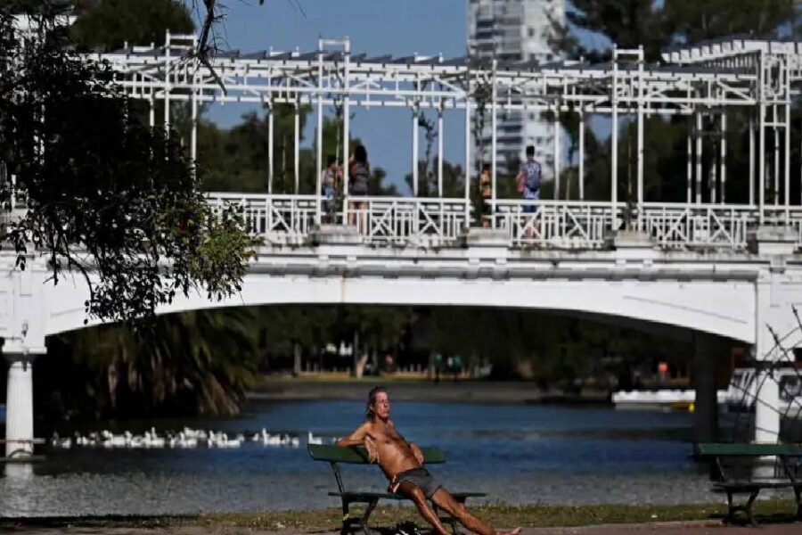 (Mención a Entre Ríos) Alerta roja por temperaturas “extremadamente elevadas” y tormentas fuertes con caída de granizo