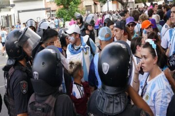 (Mención a Entre Ríos) El lado B de la fiesta de la Selección: la tristeza de la hinchas que compraron entradas truchas y se quedaron fuera