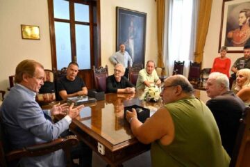 Bordet recibió al director, productores y parte del elenco de la película La Emboscada