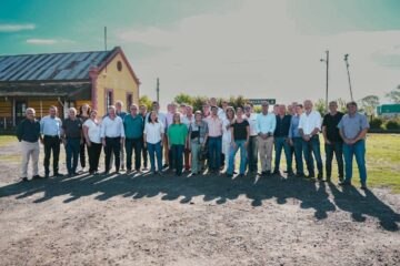 Diputados y senadores de JxC junto a los intendentes de la oposición