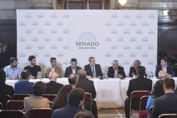 MARTÍN OLIVA – RECONOCIMIENTO A LA ASOCIACIÓN DE CORREDORES DE TURISMO CARRETERA 17-04-23