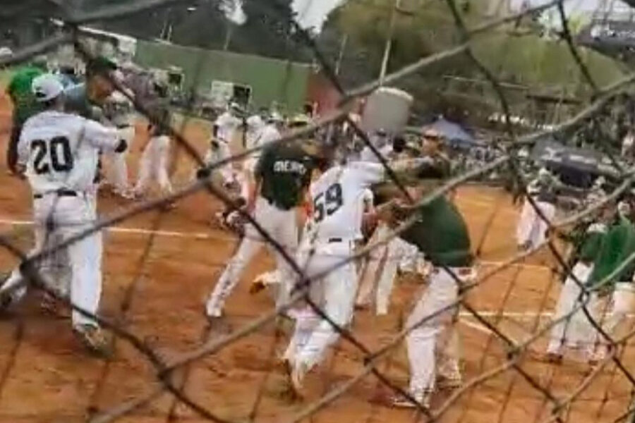 Piñas en la “Capital Mundial del Softbol”