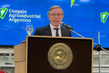 (El entrerriano Juan José Bahillo) El Secretario de Agricultura dijo que se podrían bajar las retenciones “en forma responsable”