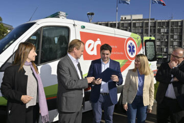 Bordet entregó una nueva ambulancia para el hospital de San José