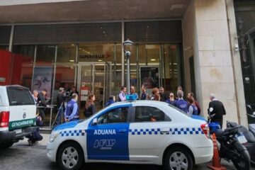 (Mención al entrerriano Michel) Mega operativo: allanaron 20 bancos por maniobras fraudulentas con dólares