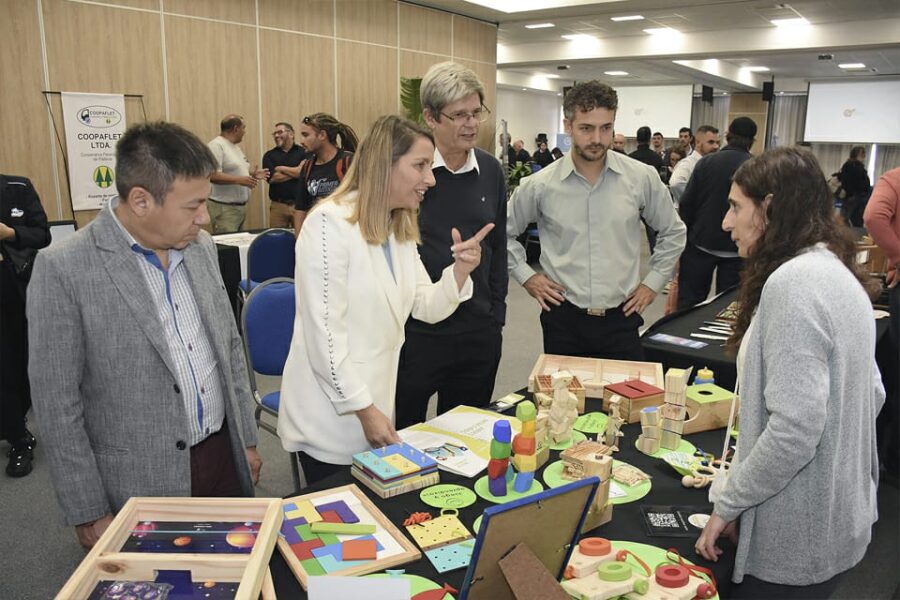 El gobierno de la provincia realizó la XIV Ronda de Negocios de la Economía Social