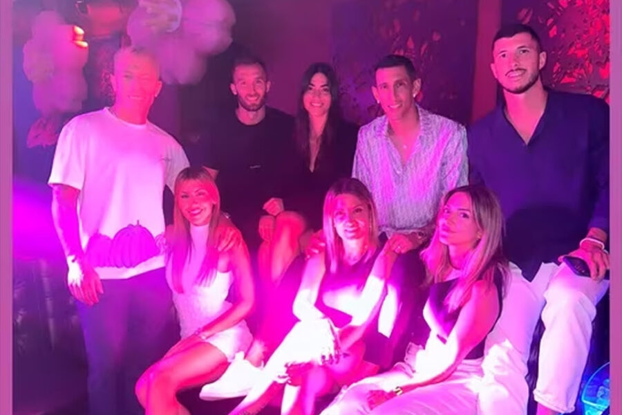 (Mención a futbolista entrerriano) Encuentro de campeones del mundo en Ibiza: la noche de fiesta que vivieron los jugadores de la selección