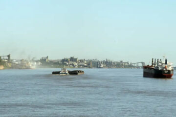 (Mención a la bajante del río Paraná) Puertos: hubo acuerdo salarial y se destrabó el conflicto con los remolcadores