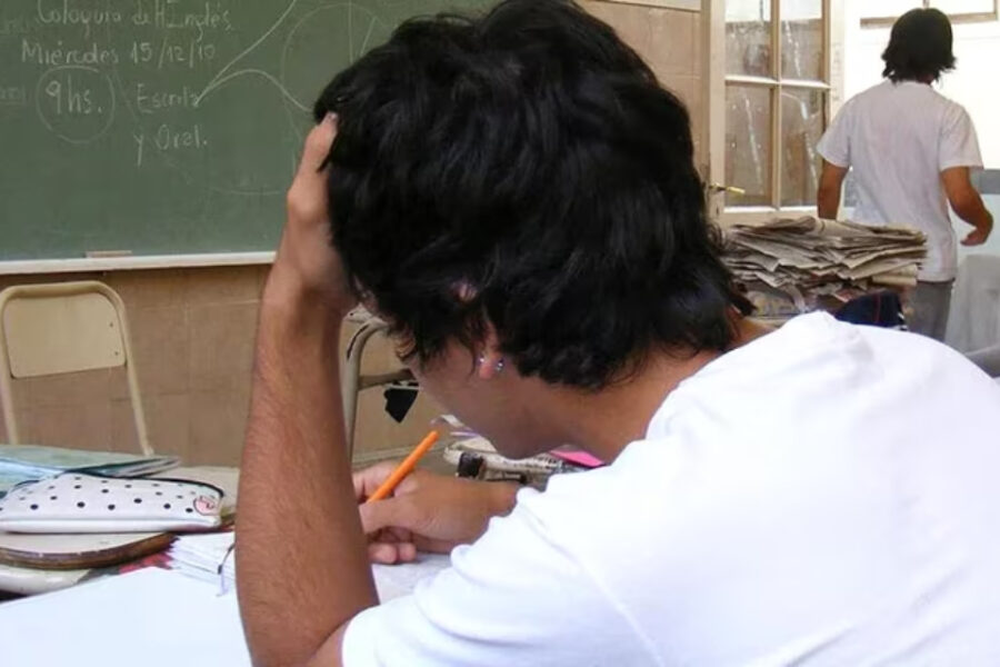 (Mención a Entre Ríos) Alerta temprana: dos provincias ya usan inteligencia artificial para prevenir el abandono escolar