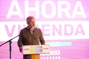 Frigerio responde críticas de su desempeño como ministro con un plan habitacional