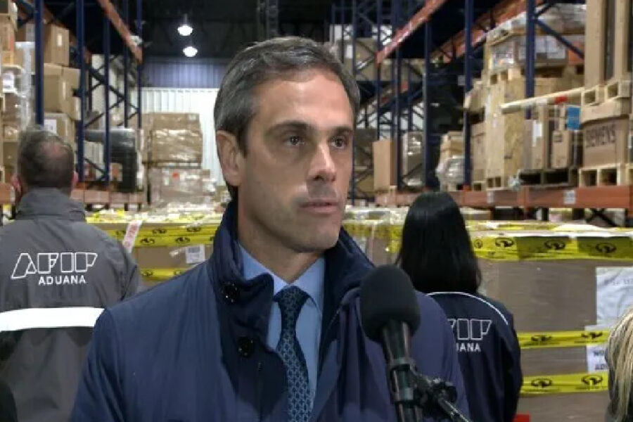 Michel contra la sobrefacturación de importaciones: “Contribuyen a la falta de dólares”