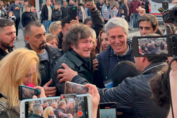 Paso fugaz de Milei por Paraná