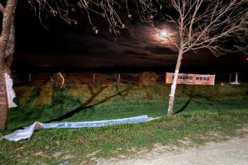 Ahora apareció destruido un cartel del oficialismo