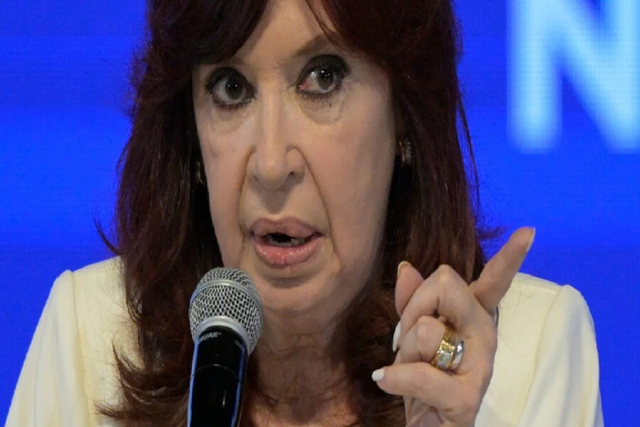 (Mención a senador) Kirchner acusó a Macri de amenazar al gobernador de Río Negro y a dos senadores: “Más mafioso no se consogue”