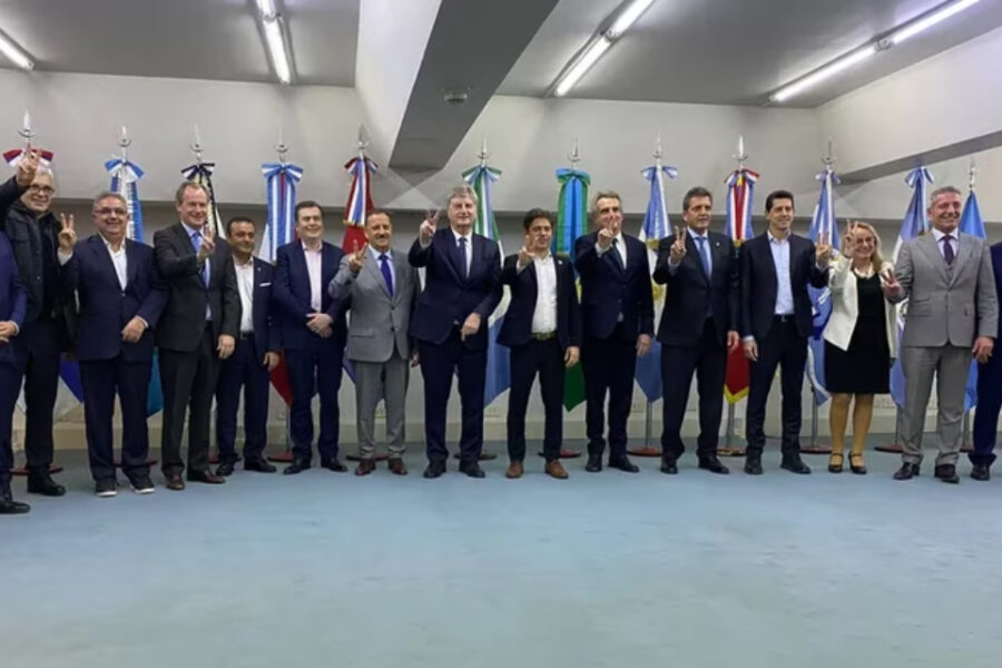 (Mención a Entre Ríos) Cuántos votos perdió Massa en las PASO por la estrategia de los gobernadores de desdoblar los comicios provinciales