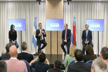 Massa visitó Entre Ríos: duras críticas a la dolarización y arenga al peronismo local para sumar más votos en octubre