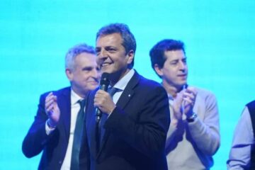 (Mención a Bordet) El PJ se reagrupa detrás de Sergio Massa con una inédita muestra de fuerza en Tucumán: unidad para frenar a Milei