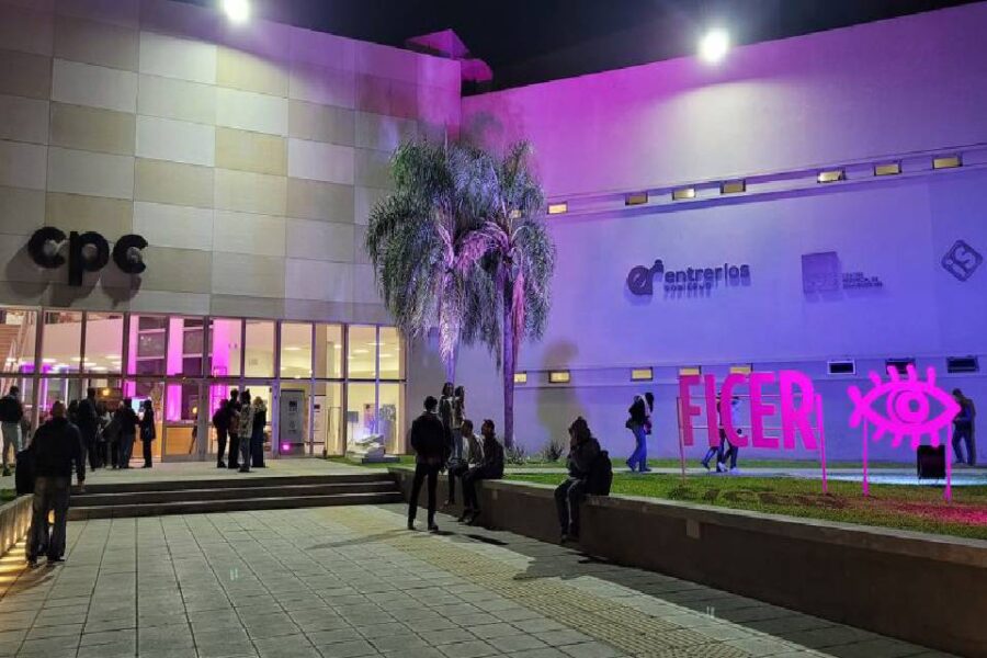 Con una alfombra roja, premiación y una película se cierra el Festival Internacional de Cine de Entre Ríos