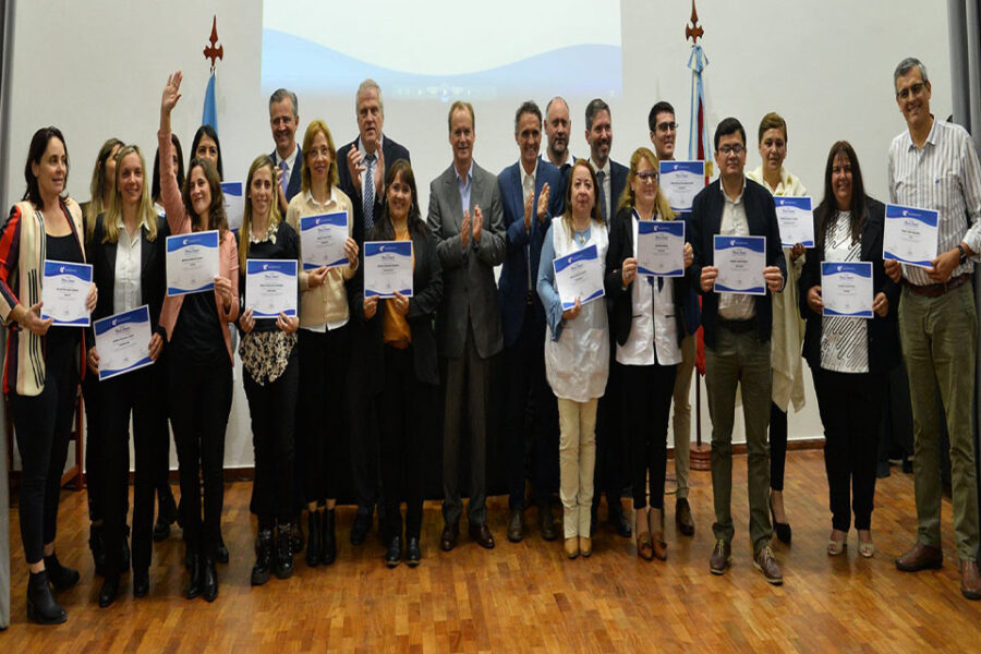 Bordet, junto a Perczyk, presidió el acto de entrega de reconocimientos a la docencia entrerriana