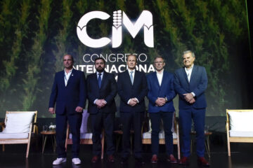 Bordet encabezó la apertura del 2º Congreso Internacional de Maíz