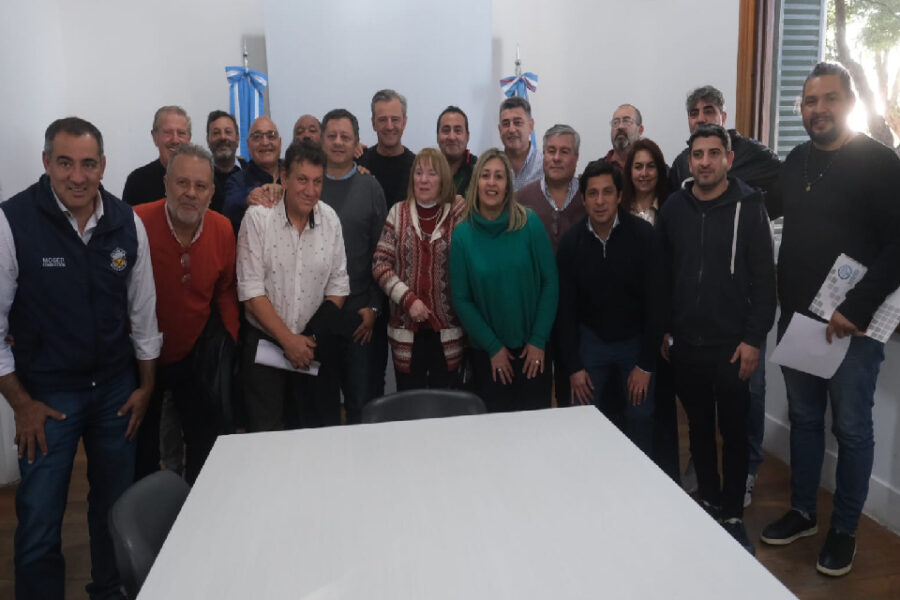 Más gremios respaldan a Bahl