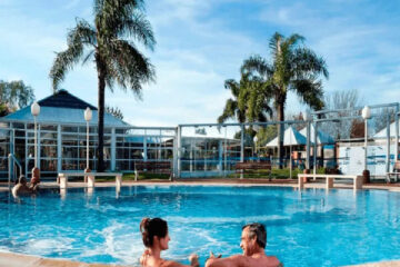 (Ciudad entrerriana) Escapada: la atractiva localidad de Entre Ríos que invita a disfrutar de sus paradisiacas termas por solo $1200