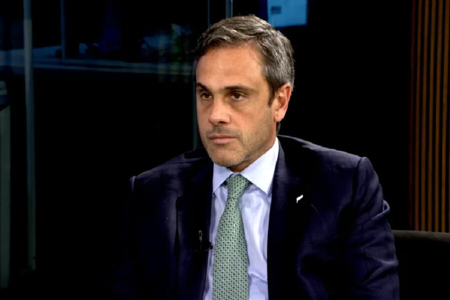 Guillermo Michel describió al exministro Guzmán como un “pasante” que se fue dejando al gobierno “al borde del helicóptero”