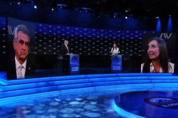 (Mención a diputada entrerriana) Lo que no se vio del debate entre Rossi y Villarruel: ausencia de JxC, público más calmado y cábalas