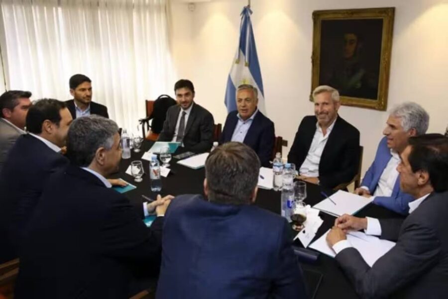 (Mención a Frigerio) Los 10 gobernadores de JxC se comprometieron a garantizar gobernabilidad a Milei y piden una compensación por Ganancias