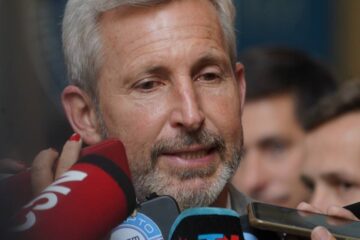 Rogelio Frigerio también aseguró que no tiene fondos para pagar aguinaldos y apuntó a Massa: “Hizo campaña con recursos provinciales”