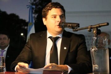 Bastian asumió su segundo mandato y confirmó su equipo