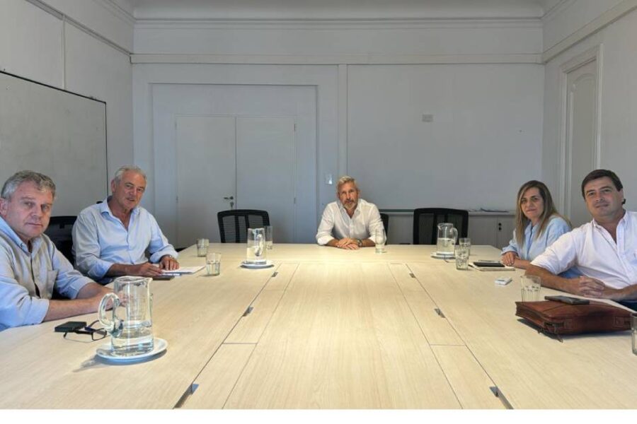 Frigerio ratificó con sus diputados el apoyo a la Ley Ómnibus