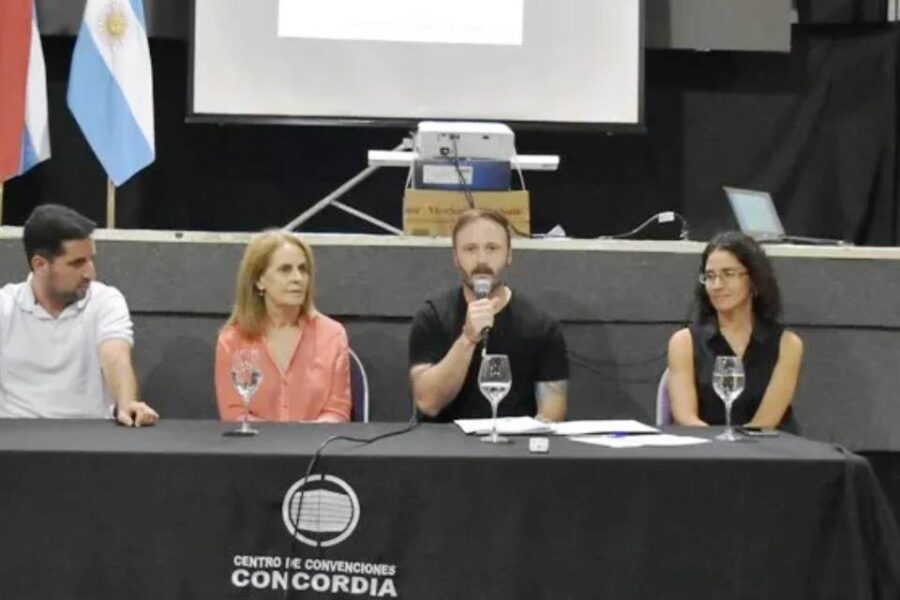 Azcué: “Queremos jerarquizar y enaltecer la administración pública”