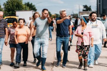 El gobernador recorrió los lugares anegados por las lluvias en Gualeguaychú alta