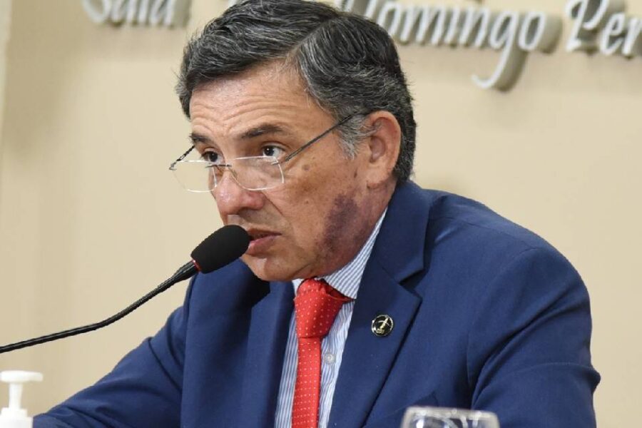 Oliva anunció el proyecto para defender la industria avícola