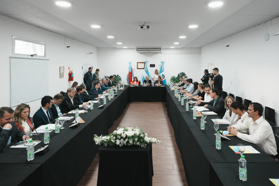 Frigerio encabezó una nueva reunión de gabinete conjunto en General Ramírez